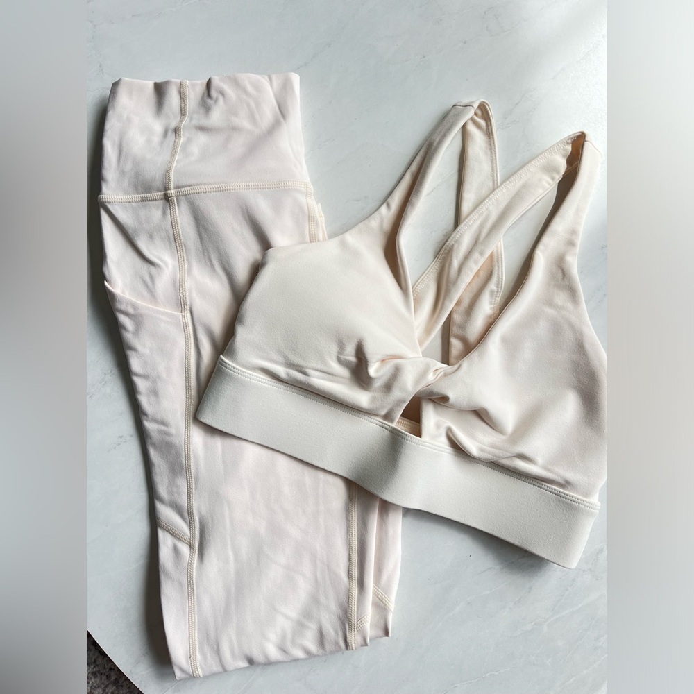 Fabletics light tan/ off white set - purelux leggings oasis bra XS